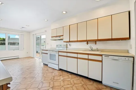 $878,888 | 20 Deb Street, Plainview, NY 11803