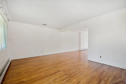 $878,888 | 20 Deb Street, Plainview, NY 11803