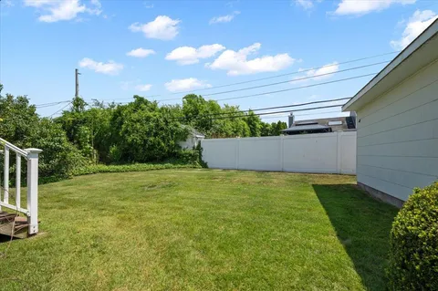 $878,888 | 20 Deb Street, Plainview, NY 11803