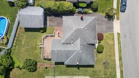 $878,888 | 20 Deb Street, Plainview, NY 11803