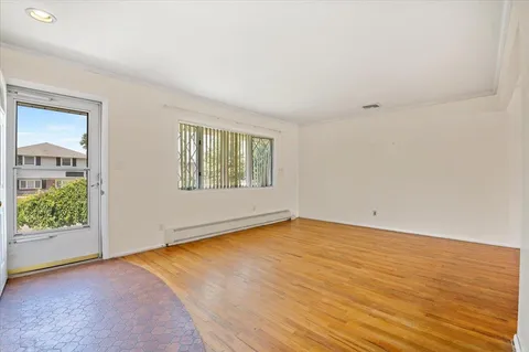 $878,888 | 20 Deb Street, Plainview, NY 11803