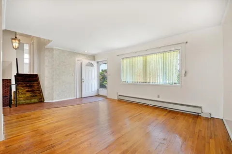 $878,888 | 20 Deb Street, Plainview, NY 11803