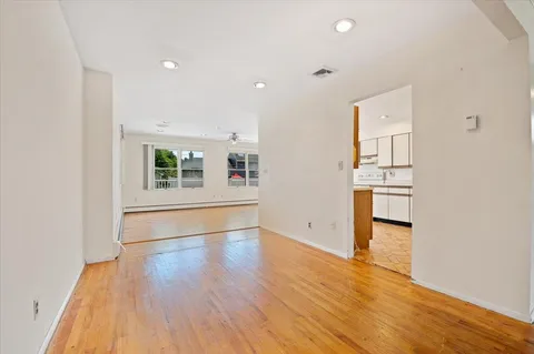 $878,888 | 20 Deb Street, Plainview, NY 11803