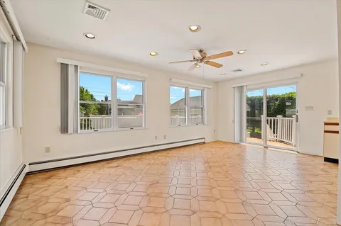 $878,888 | 20 Deb Street, Plainview, NY 11803