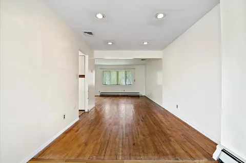 $878,888 | 20 Deb Street, Plainview, NY 11803