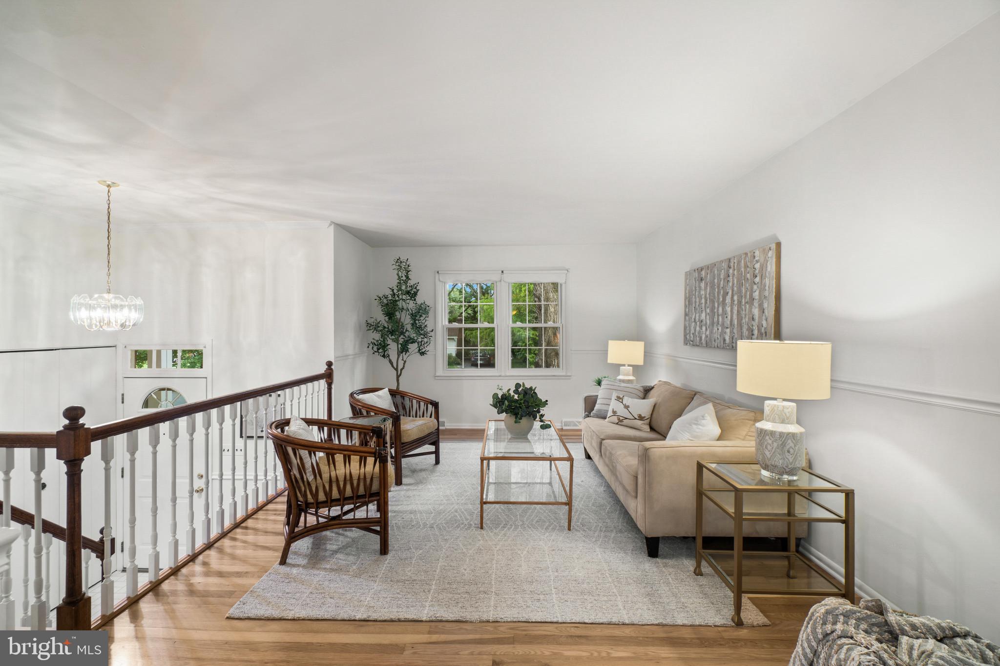 626 Edwards Road Annapolis, MD 21409 - Photo 6 of 40 Bright and Open Living Room