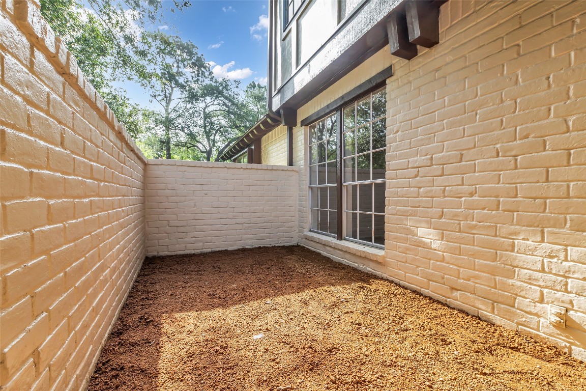 6415 Bayonne Drive Spring, TX 77389 - Photo 3 of 40 a view of a pathway with a pathway