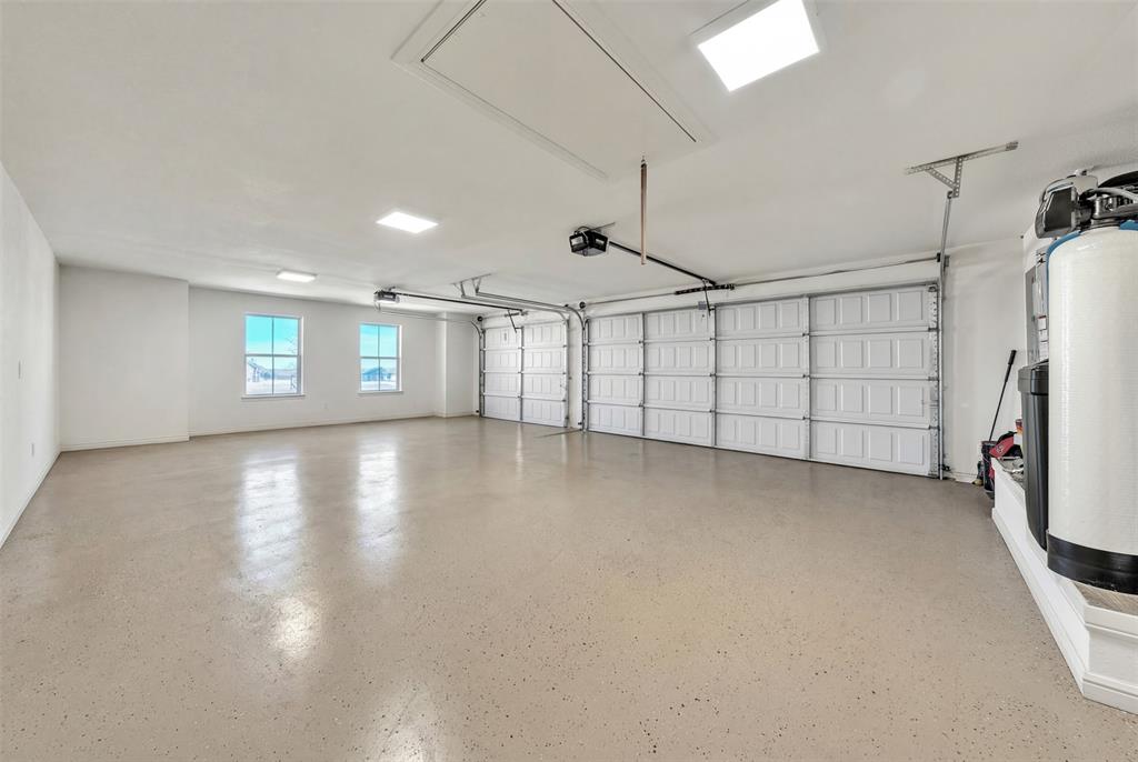 6632 Buffalo Ridge Circle Godley, TX 76044 - Photo 25 of 37 a view of a livingroom with window and a ceiling fan