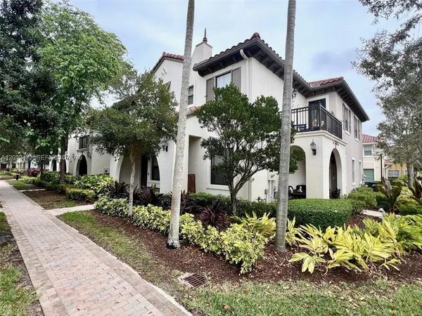$3,900 | 3311 Northwest 125th Way, Sunrise, FL 33323