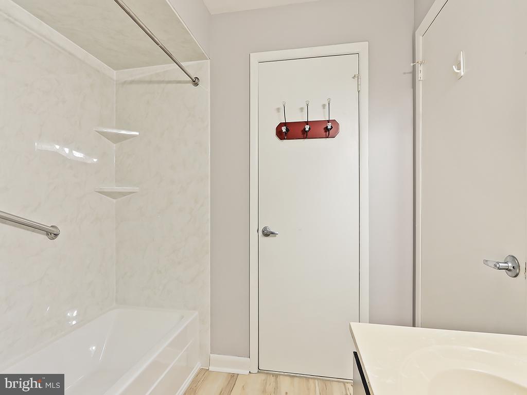 303 Trinity Court, Unit 11 Princeton, NJ 08540 - Photo 27 of 37