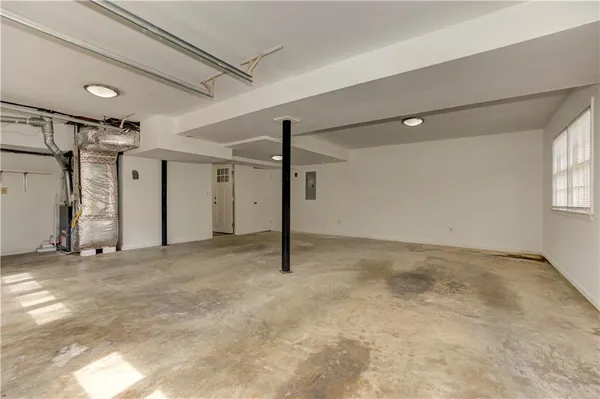 $3,300 | 1959 Queens Way, Atlanta, GA 30341