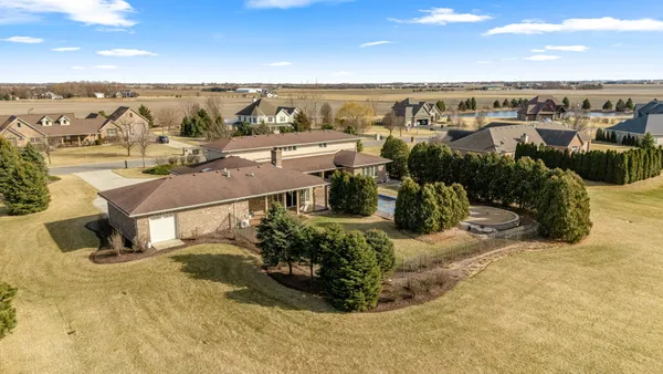 $2,399,000 | 24104 Old Farm Road, Manhattan, IL 60442