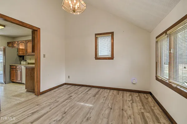 $289,900 | 270 South Hampton Drive, Bristol, TN 37620