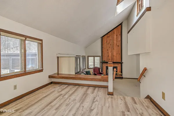 $289,900 | 270 South Hampton Drive, Bristol, TN 37620