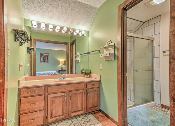 $289,900 | 270 South Hampton Drive, Bristol, TN 37620