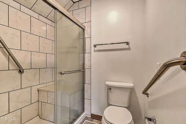 $289,900 | 270 South Hampton Drive, Bristol, TN 37620