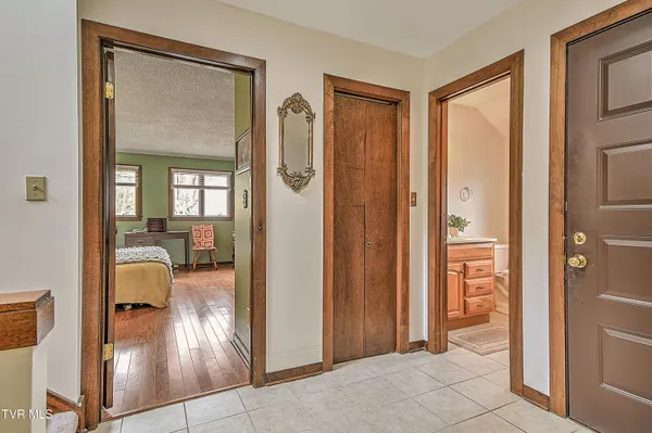 $289,900 | 270 South Hampton Drive, Bristol, TN 37620