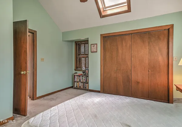 $289,900 | 270 South Hampton Drive, Bristol, TN 37620