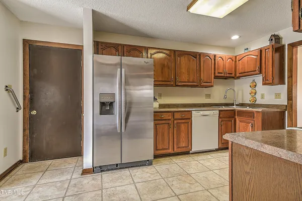 $289,900 | 270 South Hampton Drive, Bristol, TN 37620