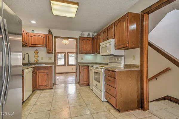 $289,900 | 270 South Hampton Drive, Bristol, TN 37620