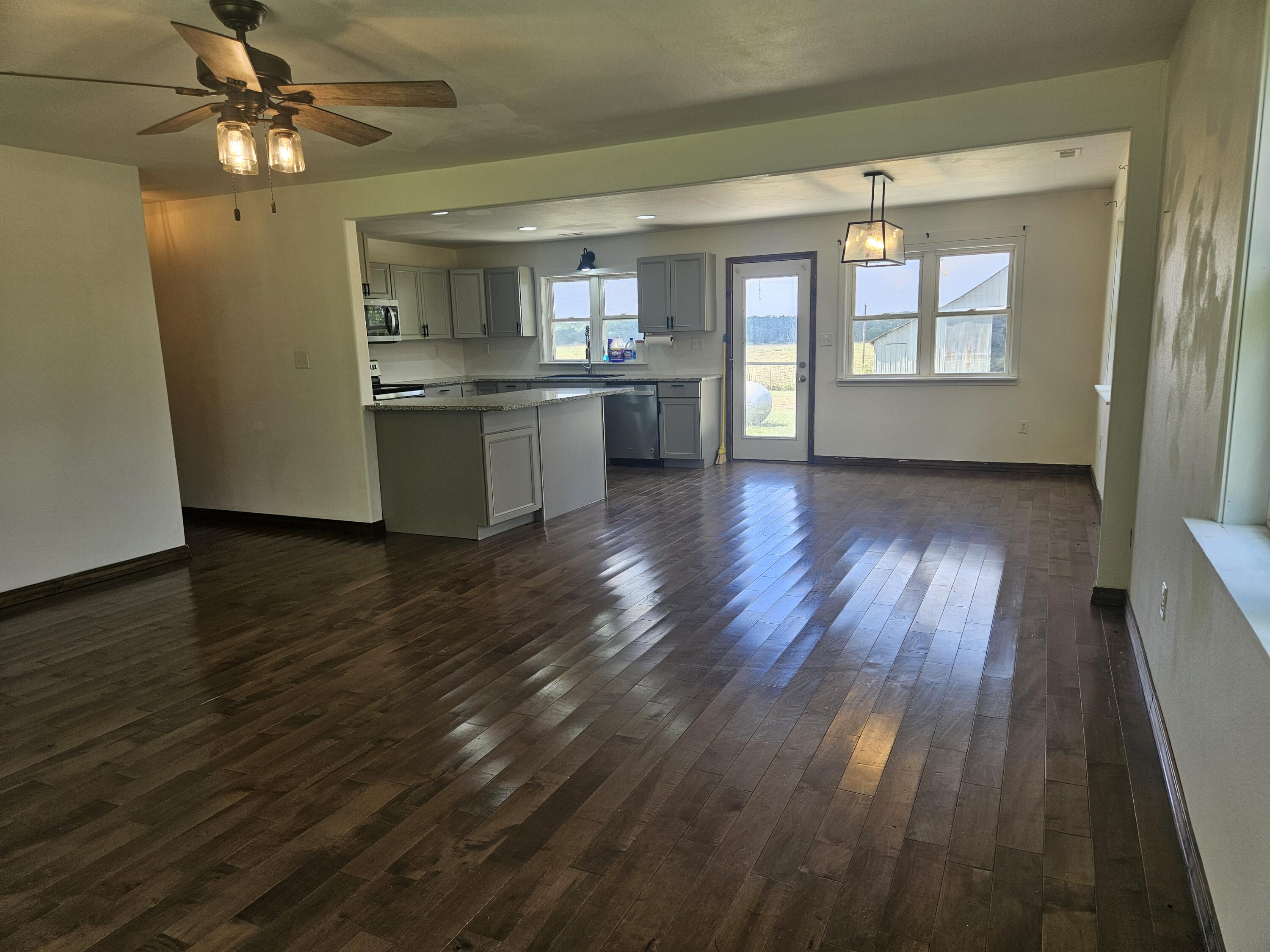 6305 State Rte T Birch Tree, MO 65438 - Photo 3 of 38 Open Concept