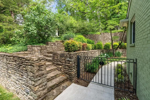 $929,000 | 104 Woodland Drive, Staunton, VA 24401