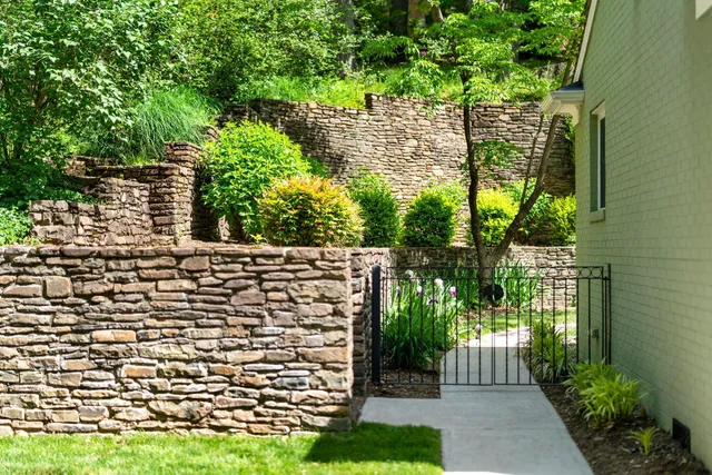 $929,000 | 104 Woodland Drive, Staunton, VA 24401