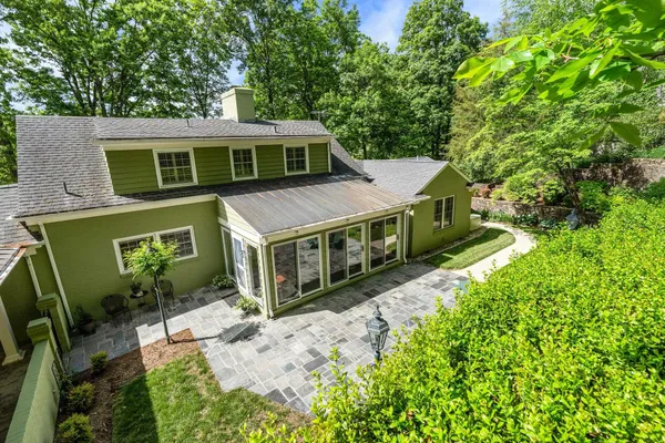 $899,900 | 104 Woodland Drive, Staunton, VA 24401
