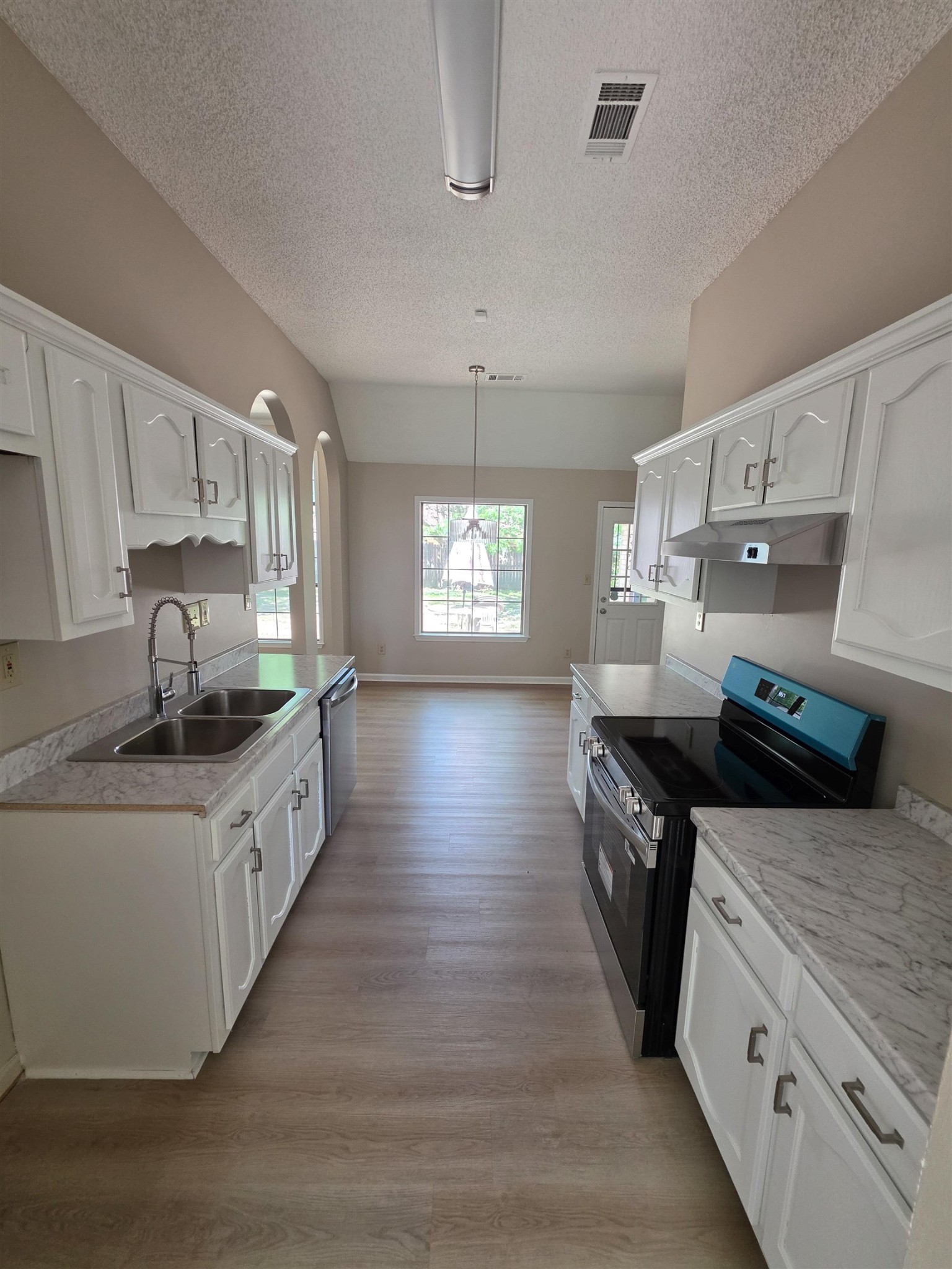5570 Patsy Circle North Memphis, TN 38125 - Photo 8 of 22 Gallery Image 8