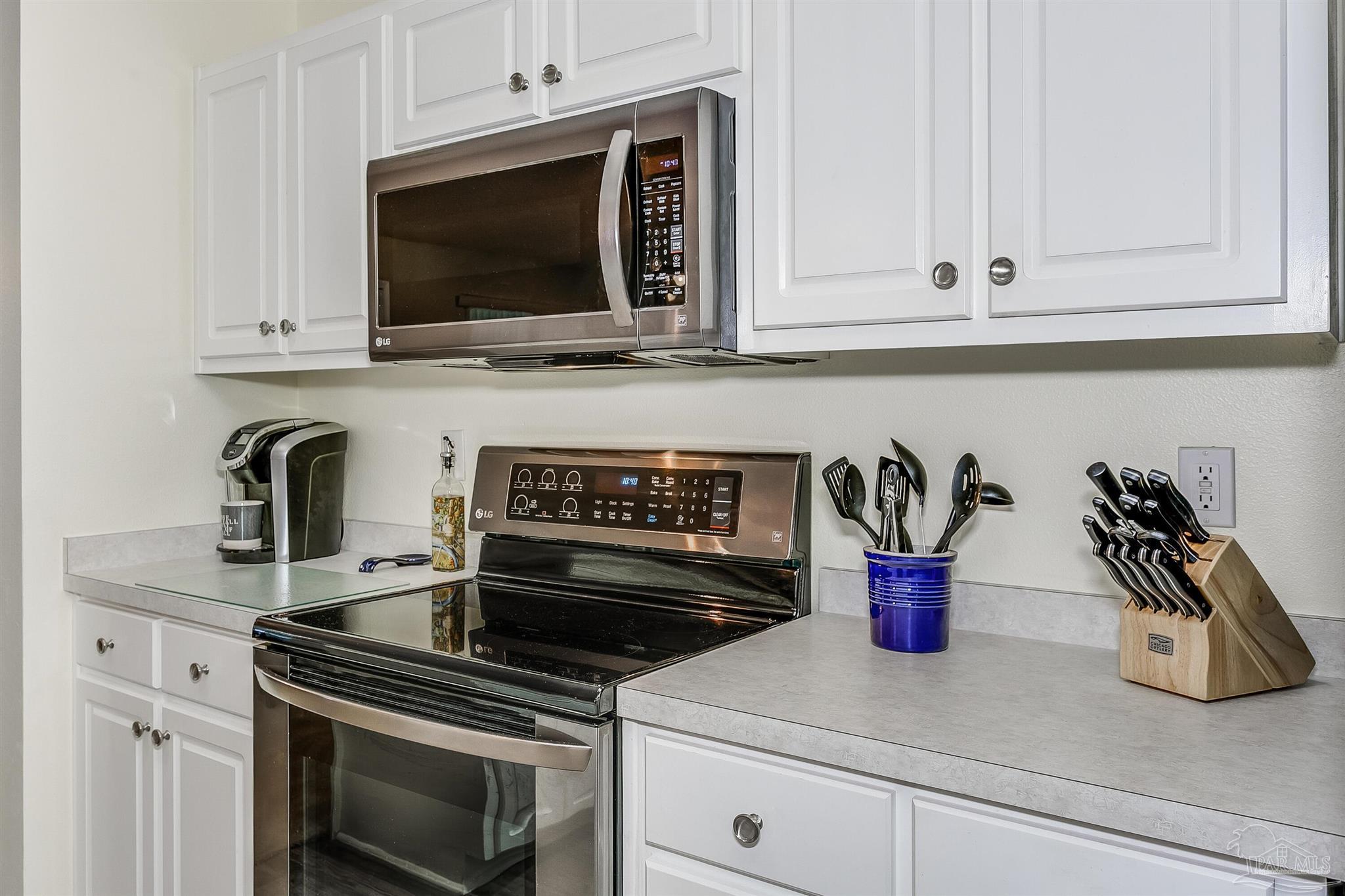 3698 Berrypatch Lane Pace, FL 32571 - Photo 4 of 36