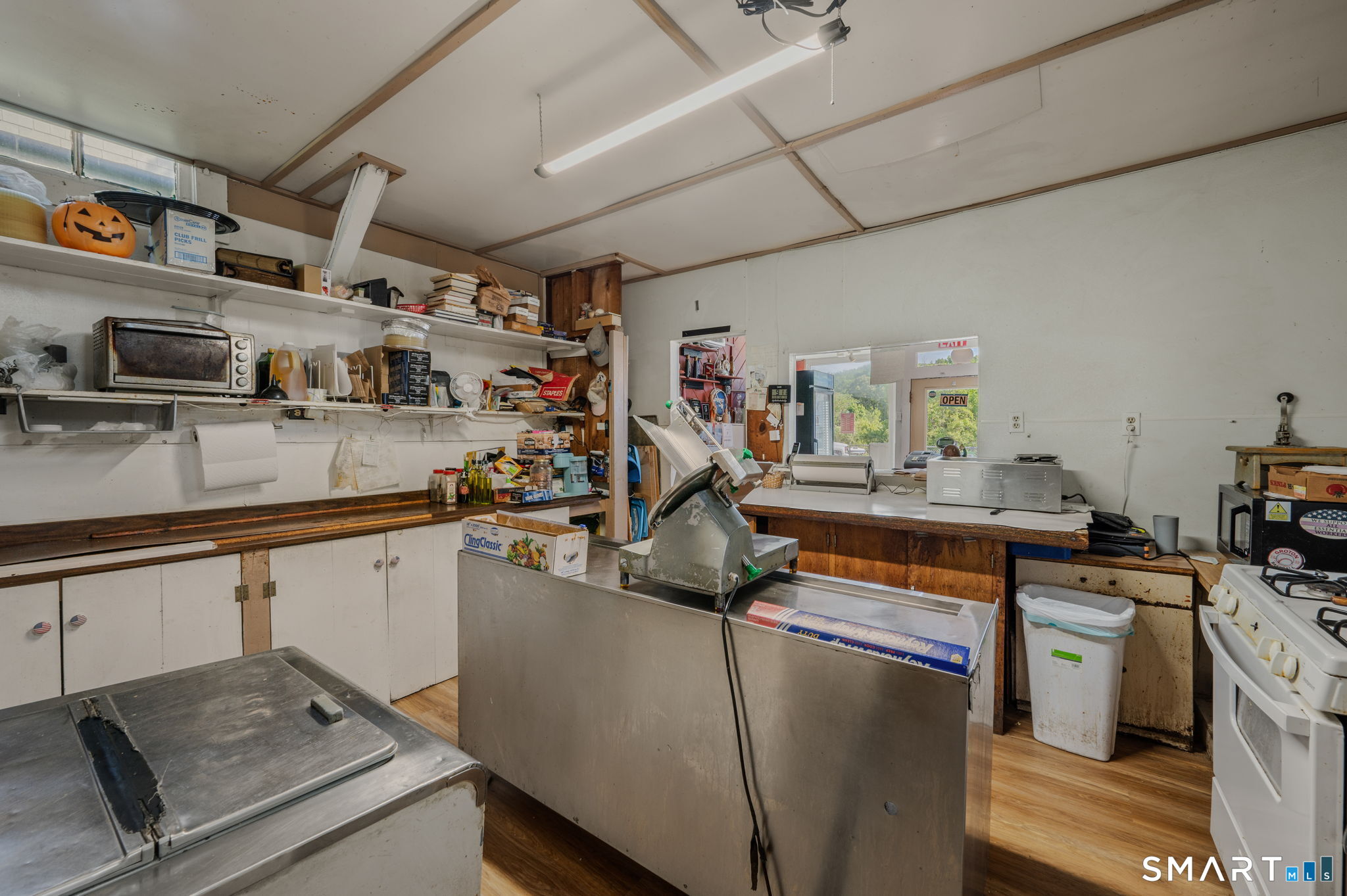231 Poquonnock Road Groton, CT 06340 - Photo 21 of 30 a kitchen with lots of counter top space