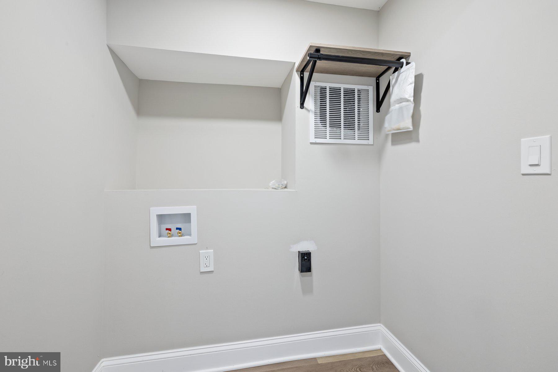 8109 Old Hagerstown Road Middletown, MD 21769 - Photo 20 of 54 a view of a hallway