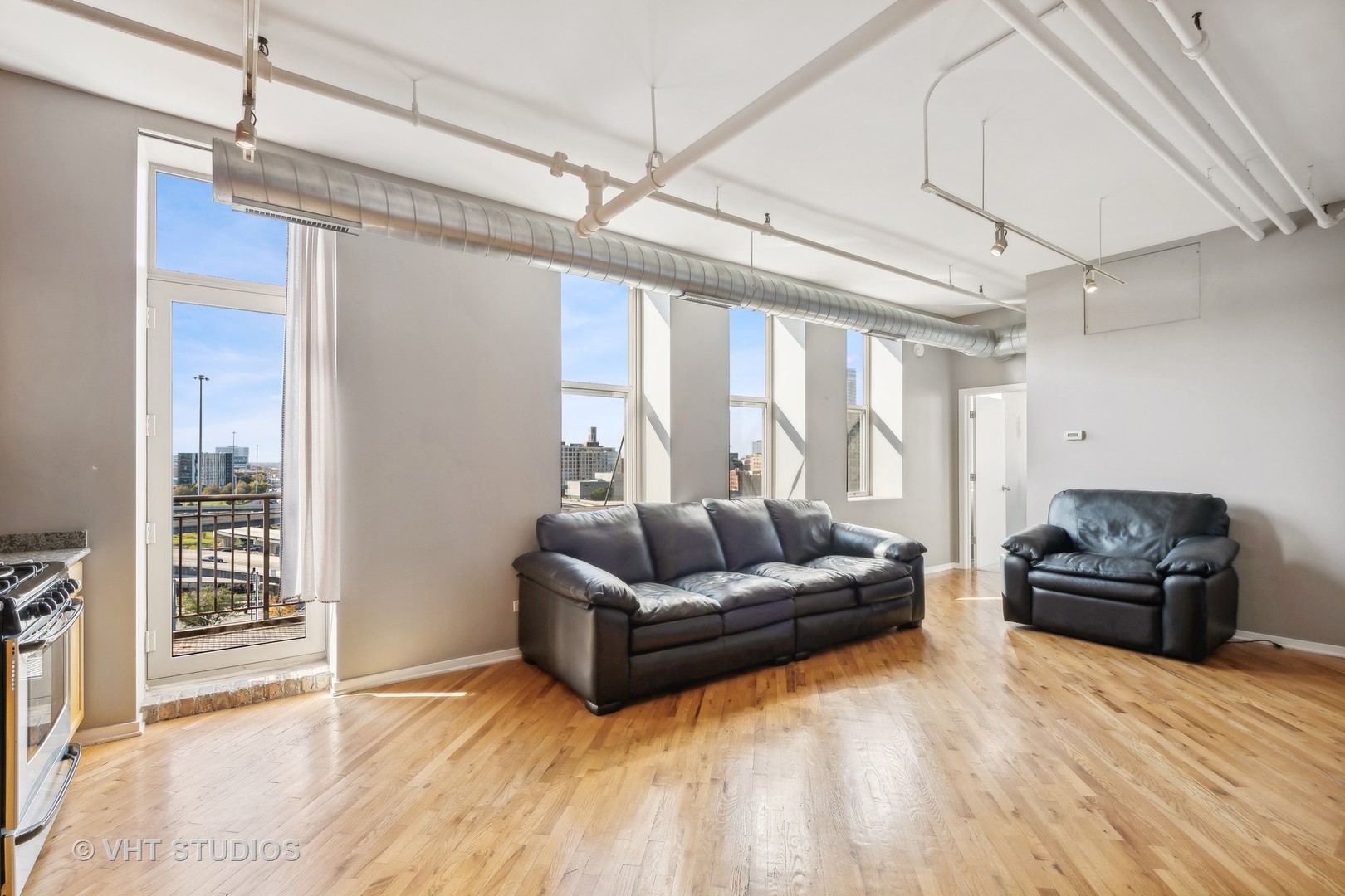 500 South Clinton Street, Unit 832 Chicago, IL 60607 - Photo 2 of 11