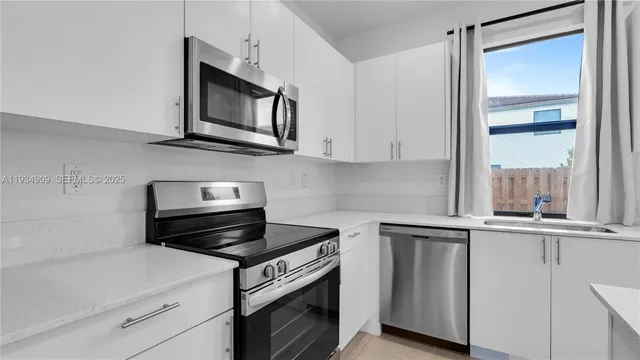 $2,800 | 23108 Southwest 130th Avenue, Unit 23108, Miami, FL 33170