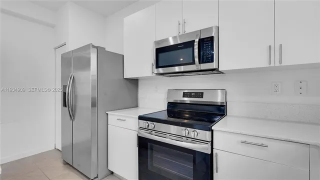 $2,800 | 23108 Southwest 130th Avenue, Unit 23108, Miami, FL 33170