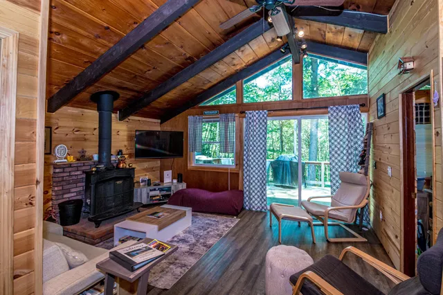 $345,000 | 25 Singer Lane, Conway, NH 03813