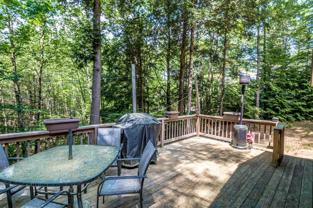 $345,000 | 25 Singer Lane, Conway, NH 03813