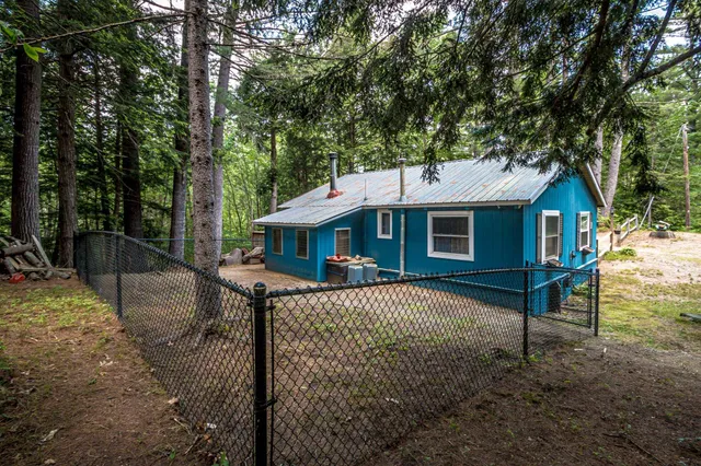 $345,000 | 25 Singer Lane, Conway, NH 03813