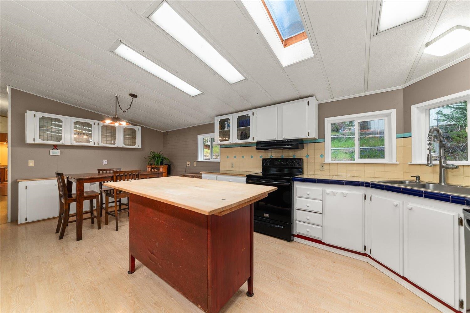 42408 North Sylvan Road Elk, WA 99009 - Photo 18 of 50 Gallery Image 18