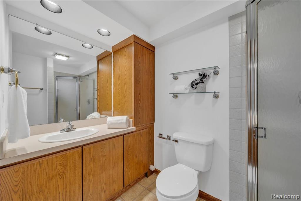 955 Woodlane Drive, Unit 9 Rochester Hills, MI 48307 - Photo 23 of 41