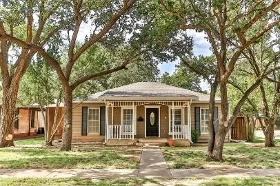 $1,995 | 2711 22nd Street, Lubbock, TX 79410