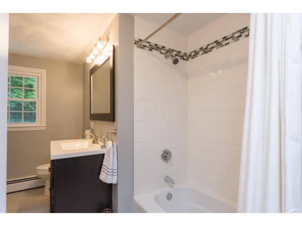 52 Hampton Falls Road Exeter, NH 03833 - Photo 18 of 31