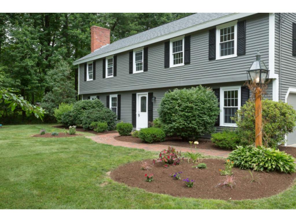 52 Hampton Falls Road Exeter, NH 03833 - Photo 3 of 31
