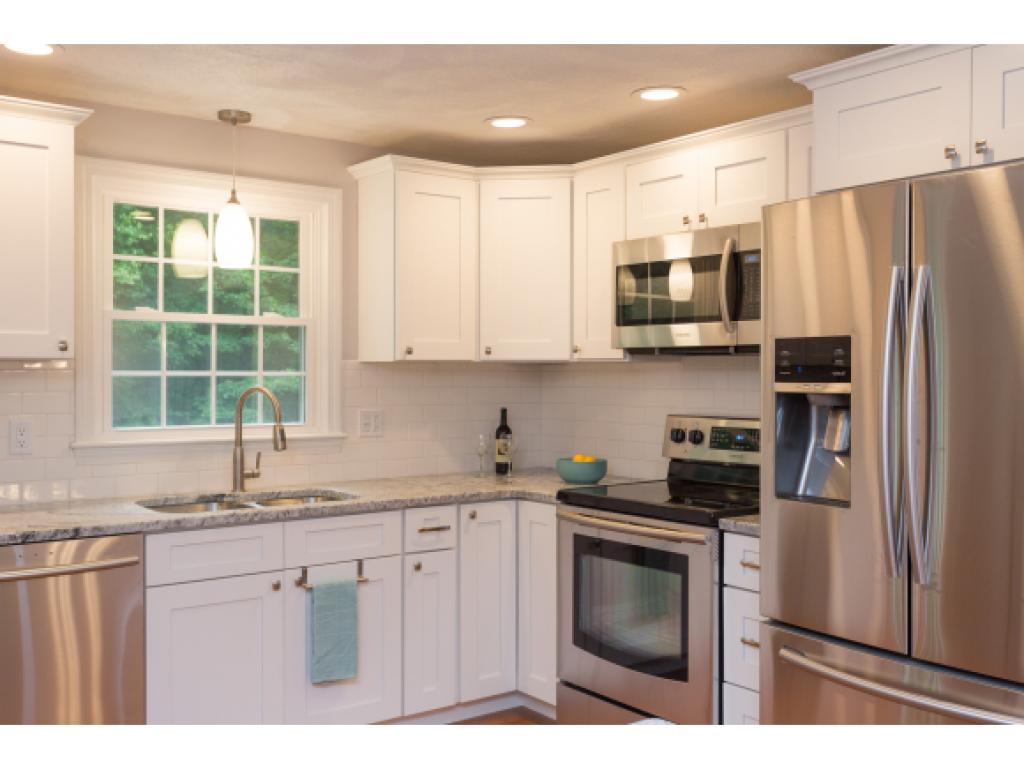 52 Hampton Falls Road Exeter, NH 03833 - Photo 4 of 31