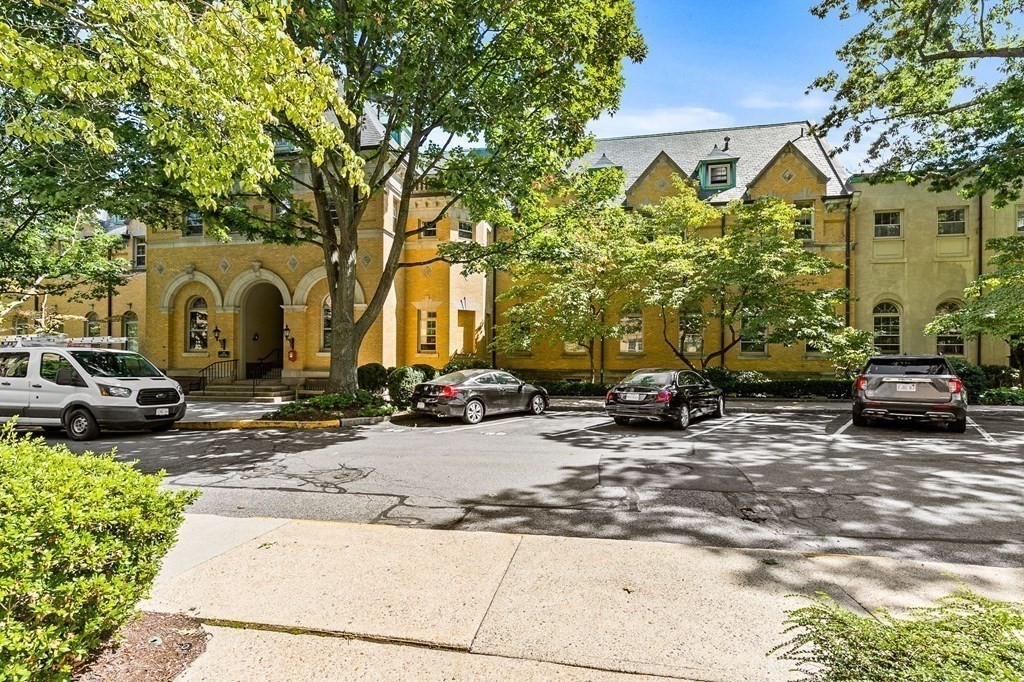 60 Glen Road, Unit T2 Brookline, MA 02445 - Photo 1 of 30 Gallery Image 1