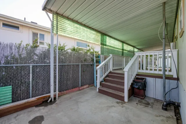 a view of entryway with a front door