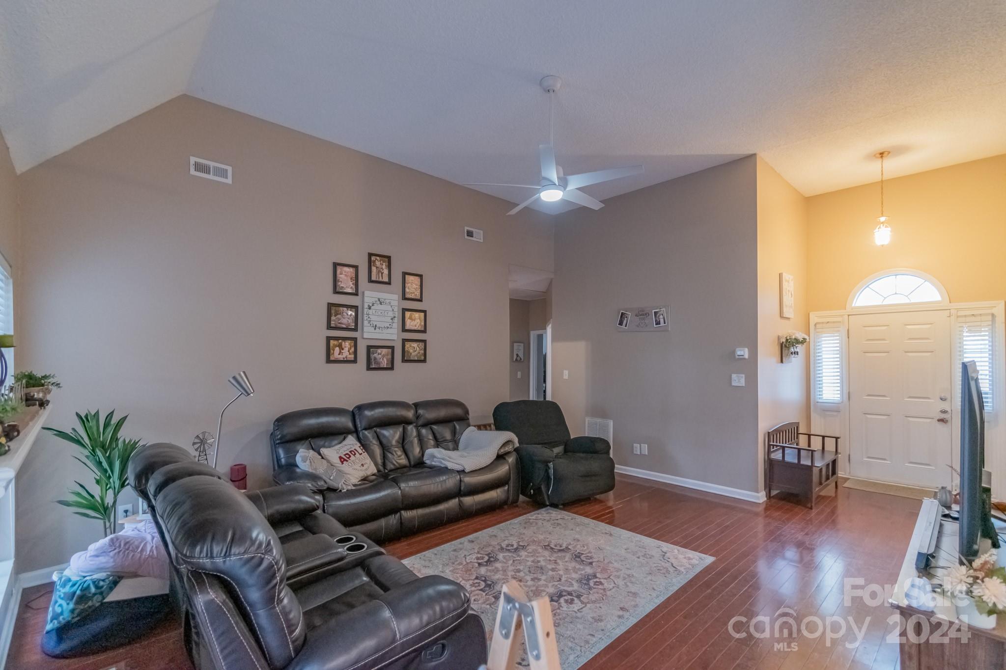 3125 Harris Houston Road Charlotte, NC 28262 - Photo 8 of 18 Gallery Image 8