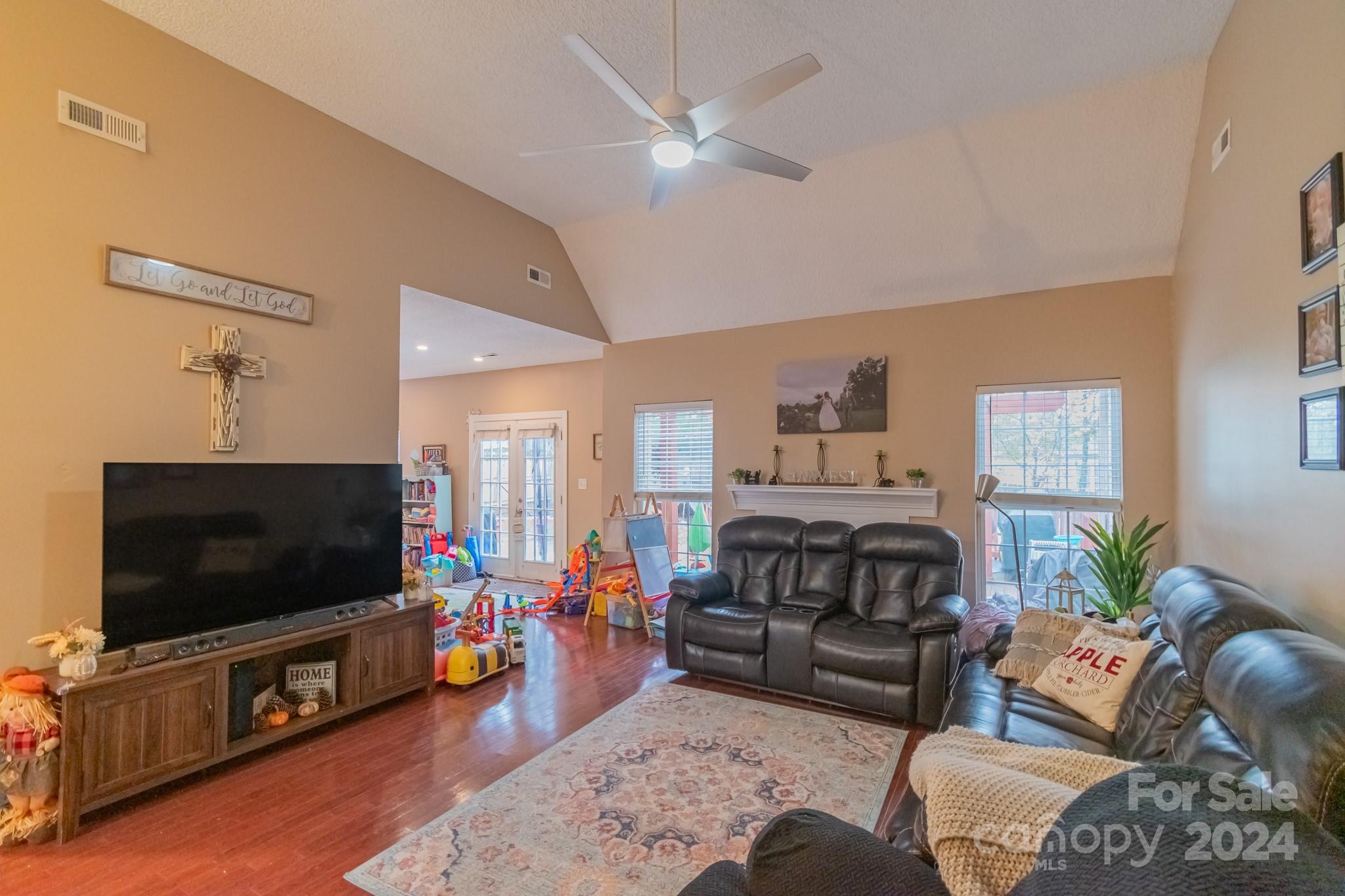 3125 Harris Houston Road Charlotte, NC 28262 - Photo 9 of 18 Gallery Image 9