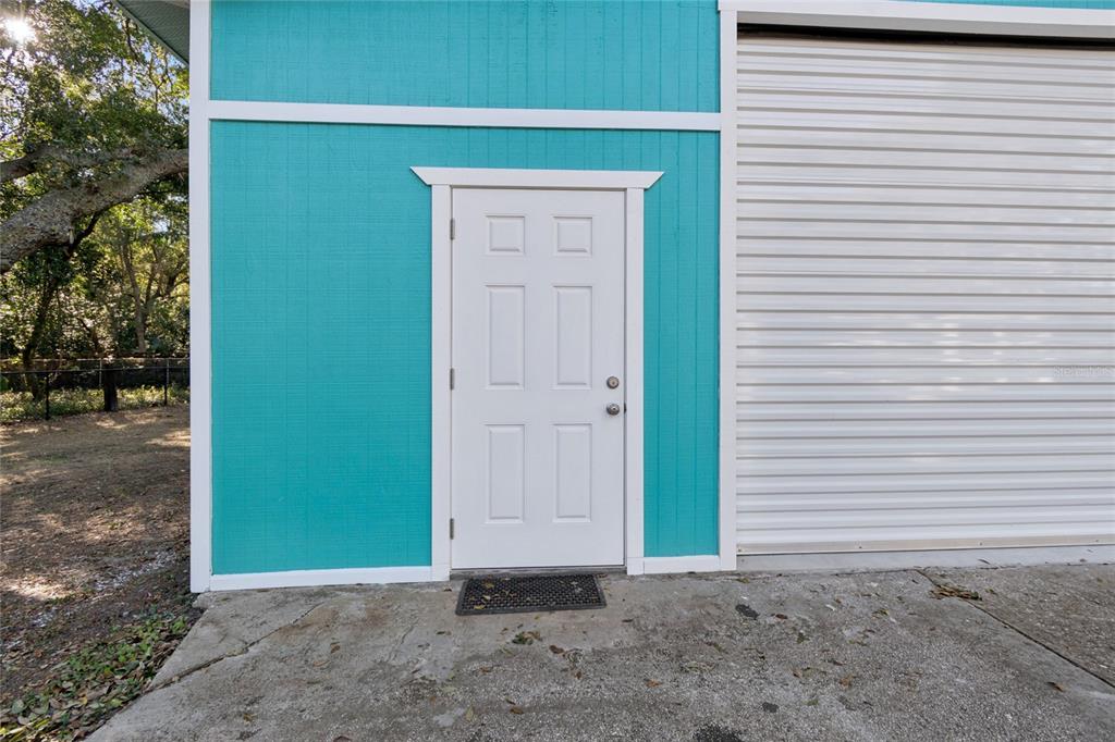 9628 Davis Road Tampa, FL 33637 - Photo 35 of 44