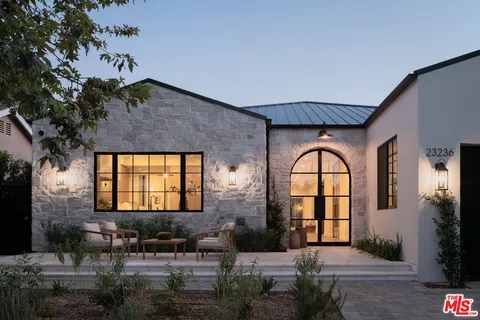 $4,295,000 | 23236 Hatteras Street, Woodland Hills, CA 91367